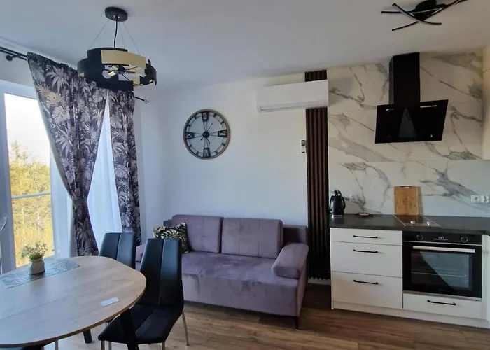 Comfy Near The Sea In *