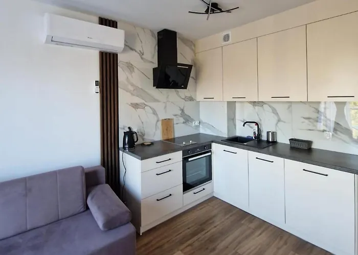 Comfy Near The Sea In